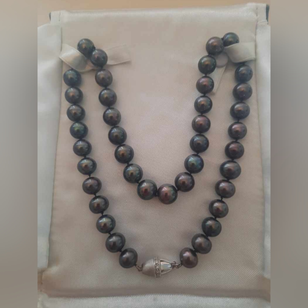 Cultured Tahitian Black Pearl Necklace - Picture 1 of 3